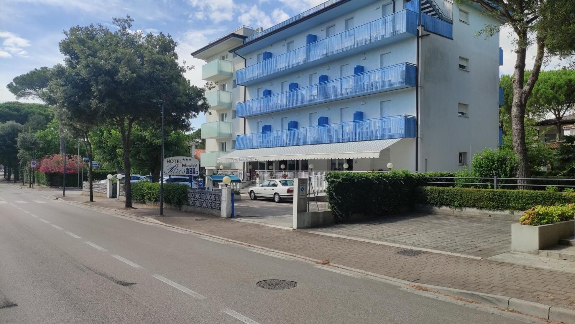 Paris Hotel 3*